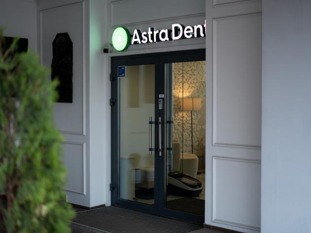 Astra Dent – стоматологія на Опері
