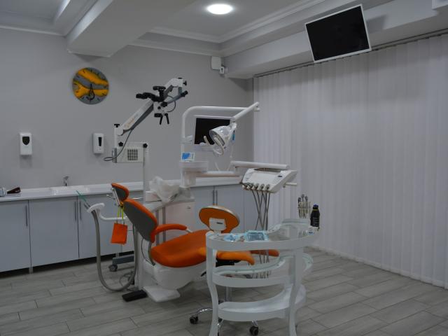 SOLTYS DENTAL STUDIO Стоматология Чернівці . Центр имплантации та протезування Чернівці. Ортодонт. Швейцарські імпланти.
