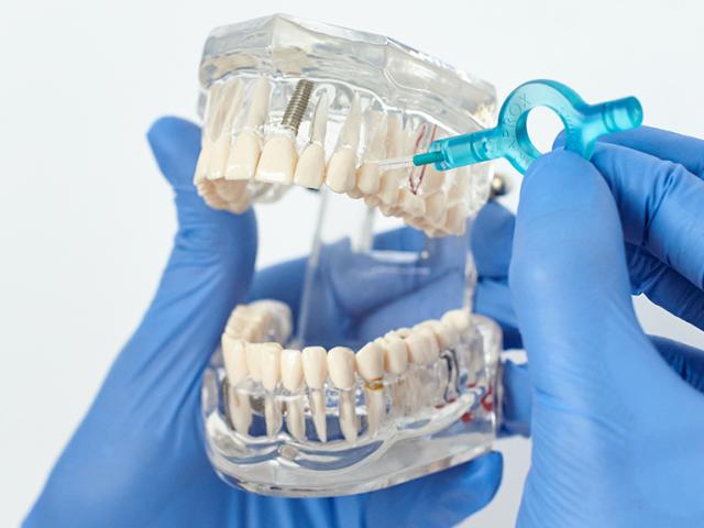 Стоматологічна клініка « Pukii Dental Clinic », Пукій Орест Іванович.