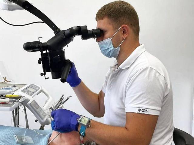 Стоматологія Голосієво - Brovchak Family Dental Care. Лікування зубів під мікроскопом.