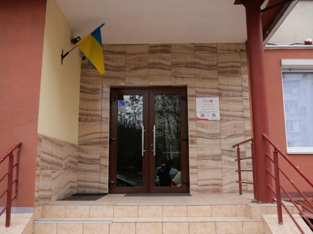 Стоматология Orange Clinic Вініри, імпланти, керамічна реставрація, брекети Усі види стоматологічних послуг в Чернівцях