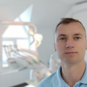 Стоматолог Роман Семків photo