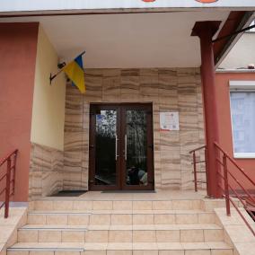 Стоматологія Orange Clinic Вініри, імпланти, керамічна реставрація, брекети Усі види стоматологічних послуг в Чернівцях photo