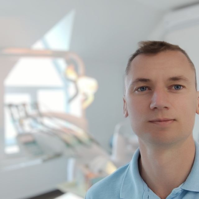 Стоматолог Роман Семків photo