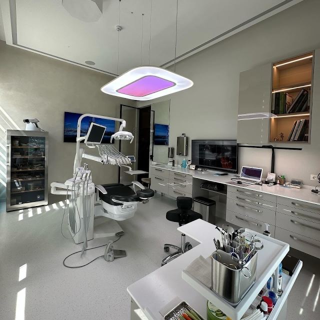 Стоматология Влялько, Dr. Vlyalko Clinic Клиника експертної стоматології photo