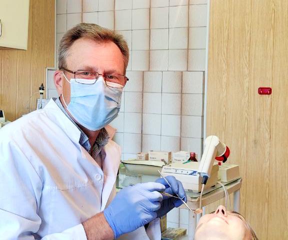 Стоматолог Гуцол Валерій