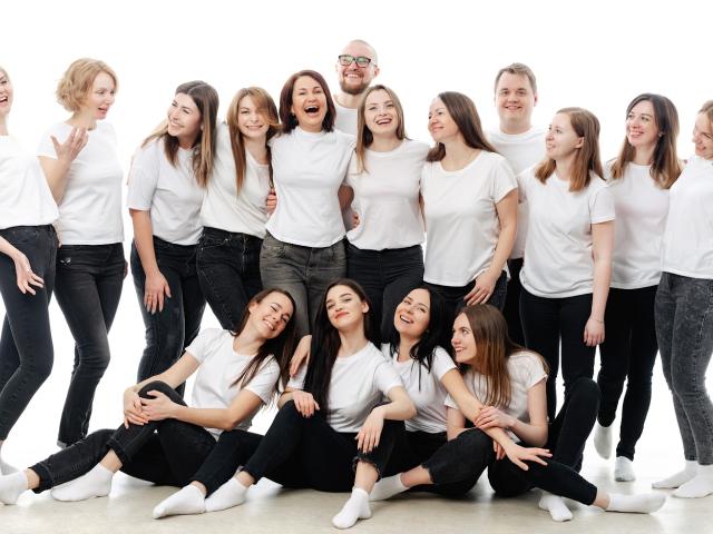 Стоматологічна клініка "32 Перлини"