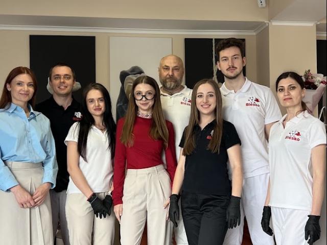 Стоматологический центр Bleskodent