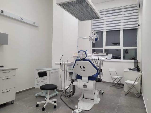 Стоматология Giorno Dentale (Чистка зубов, Пломба, КТ, Імплант, Протез, Брекети, Вінір, Коронка) Клиника Болить зуб Вида