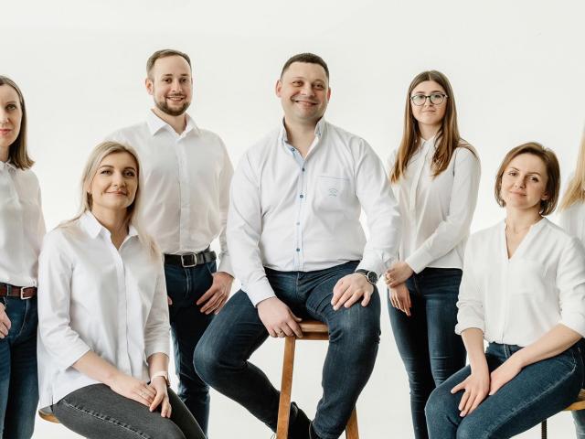 Стоматологія,Родинна стоматологія dr.Karaim, імплантація , протезуванння.