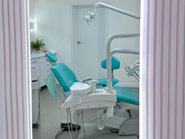 Стоматологія “Roxy Dental”