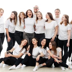 Стоматологічна клініка "32 Перлини"