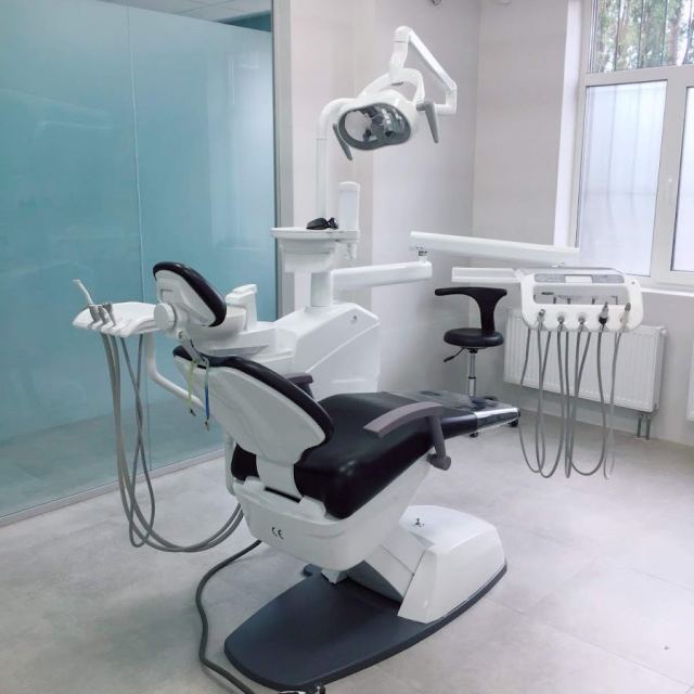 Pro-Dent Implant стоматологія 24/7