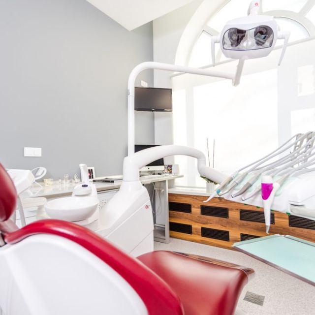 Status Dental Studio