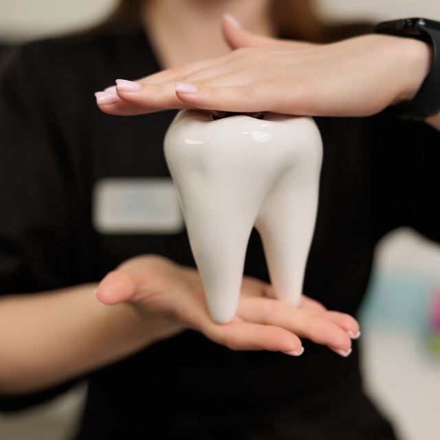 Стоматологическая клиника Dentis Line - Протезування та лікування зубов