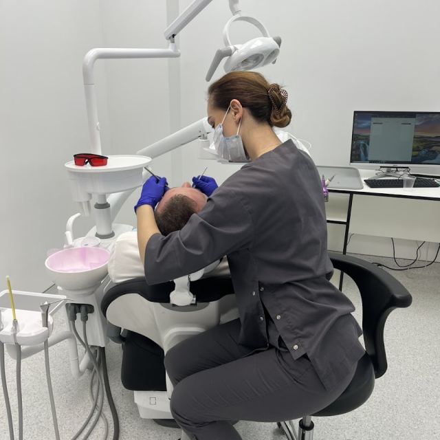 Стоматология Giorno Dentale (Чистка зубов, Пломба, КТ, Імплант, Протез, Брекети, Вінір, Коронка) Клиника Болить зуб Вида