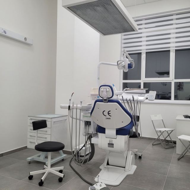 Стоматология Giorno Dentale (Чистка зубов, Пломба, КТ, Імплант, Протез, Брекети, Вінір, Коронка) Клиника Болить зуб Вида