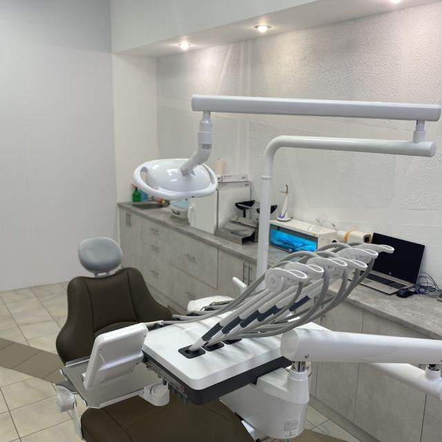 Стоматологія Lucky Smile Dental