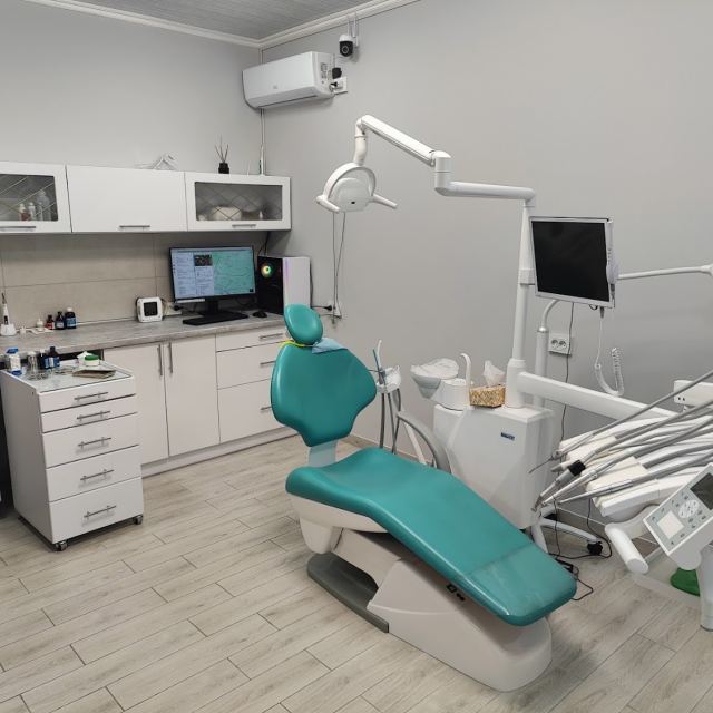 Стоматологія POSTOIENKO Family Clinik