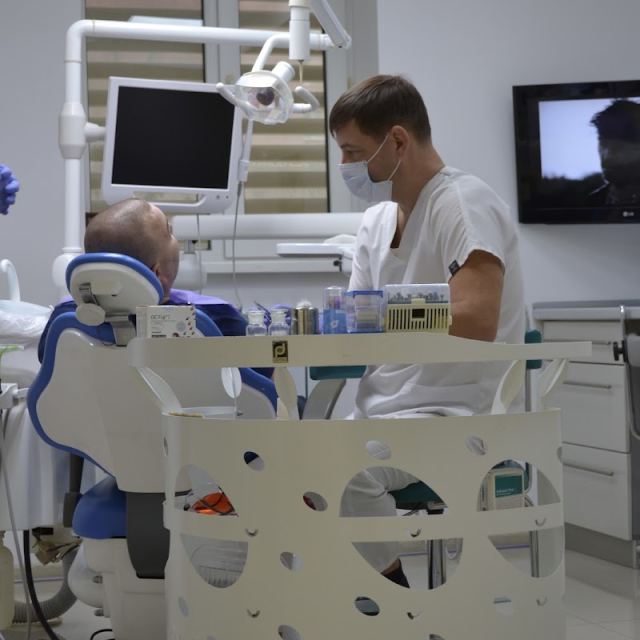 Стоматология Leo Dent
